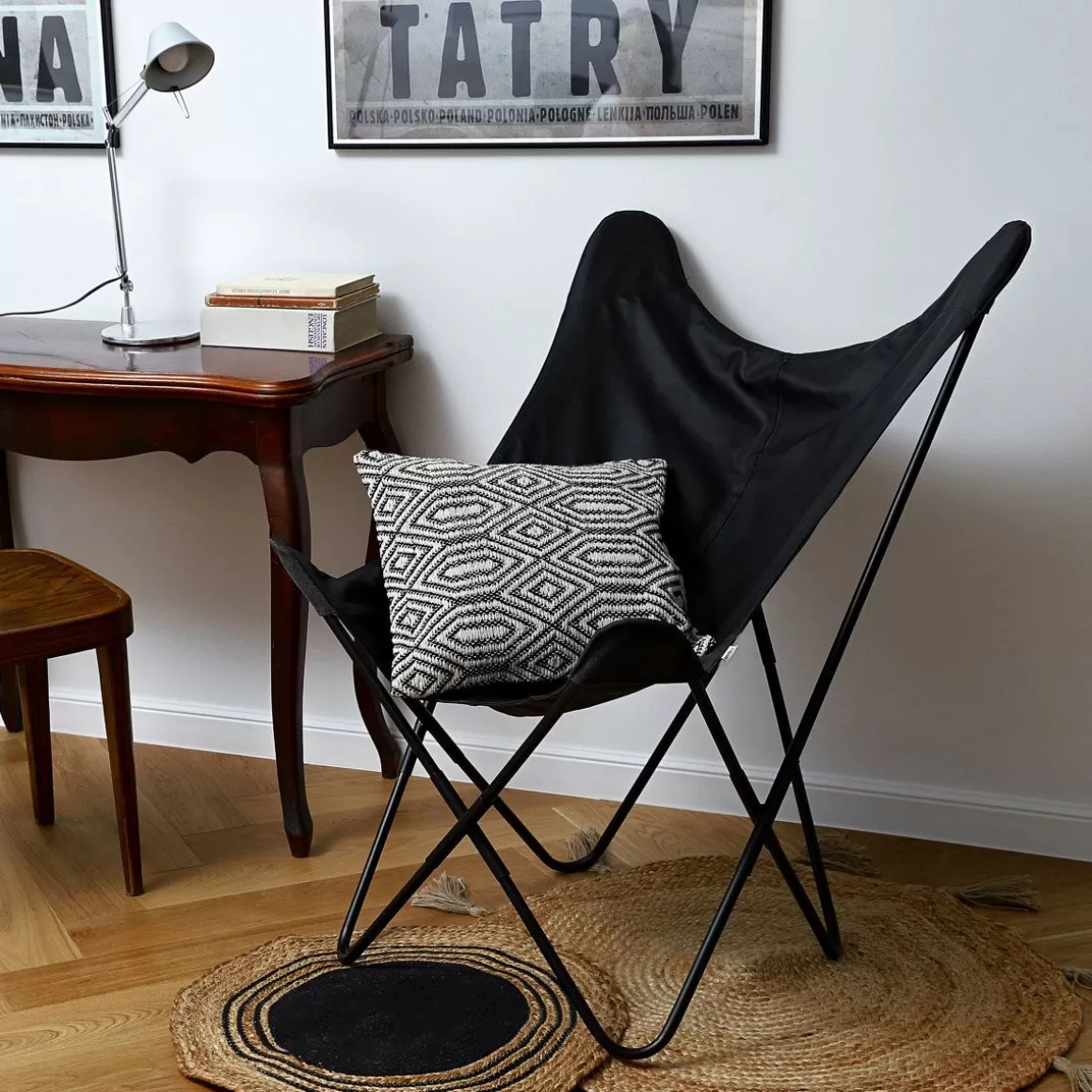 fotel_butterfly_z_metalowa_rama__czarna_eco_skora_xx_cm_2.webp HOMLA Fotel Butterfly Z Metalowa Rama - Czarna Eco Skora 70X80X102 Cm