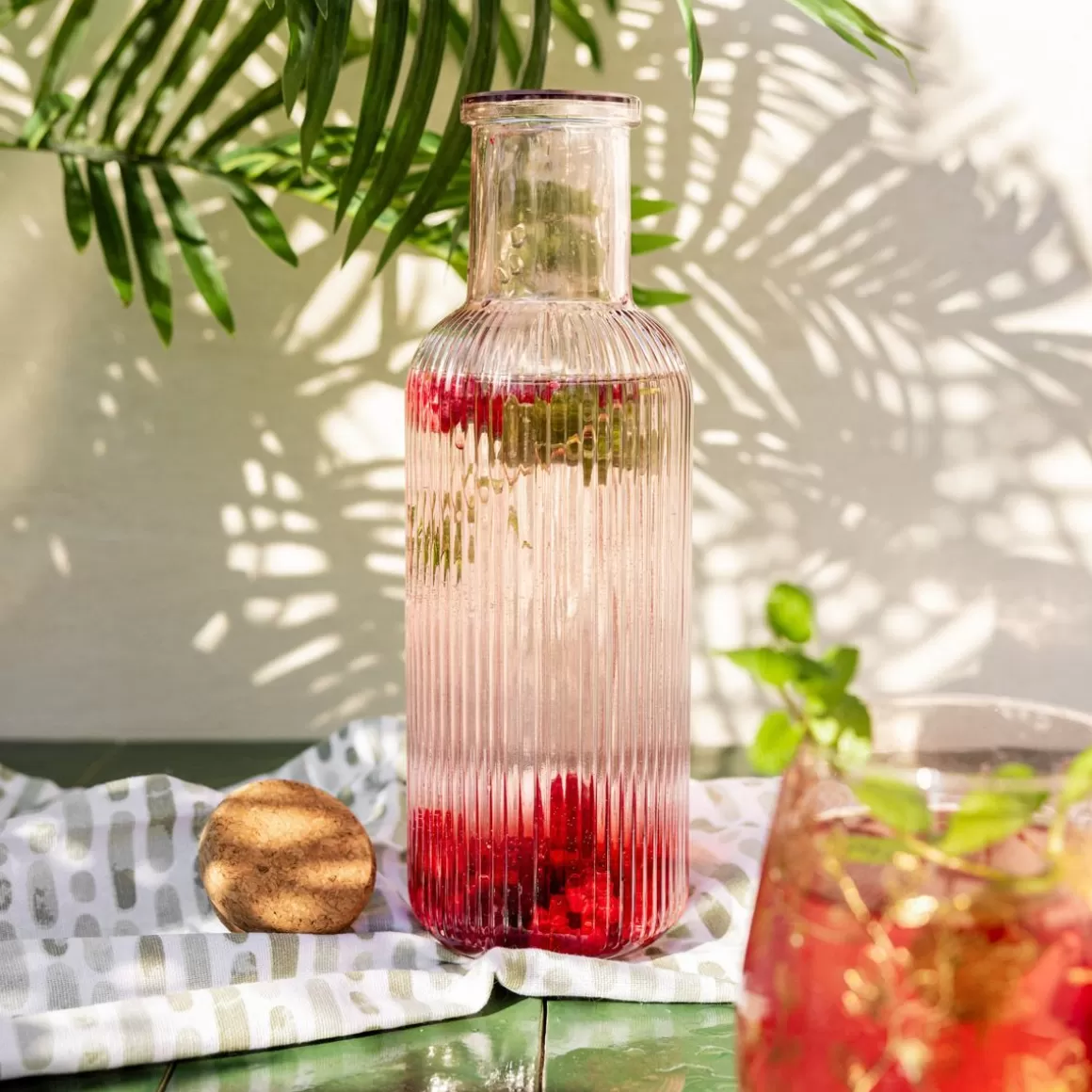 HOMLA Karafka Natia Ryflowana Z Korkiem Rozowa 1 L