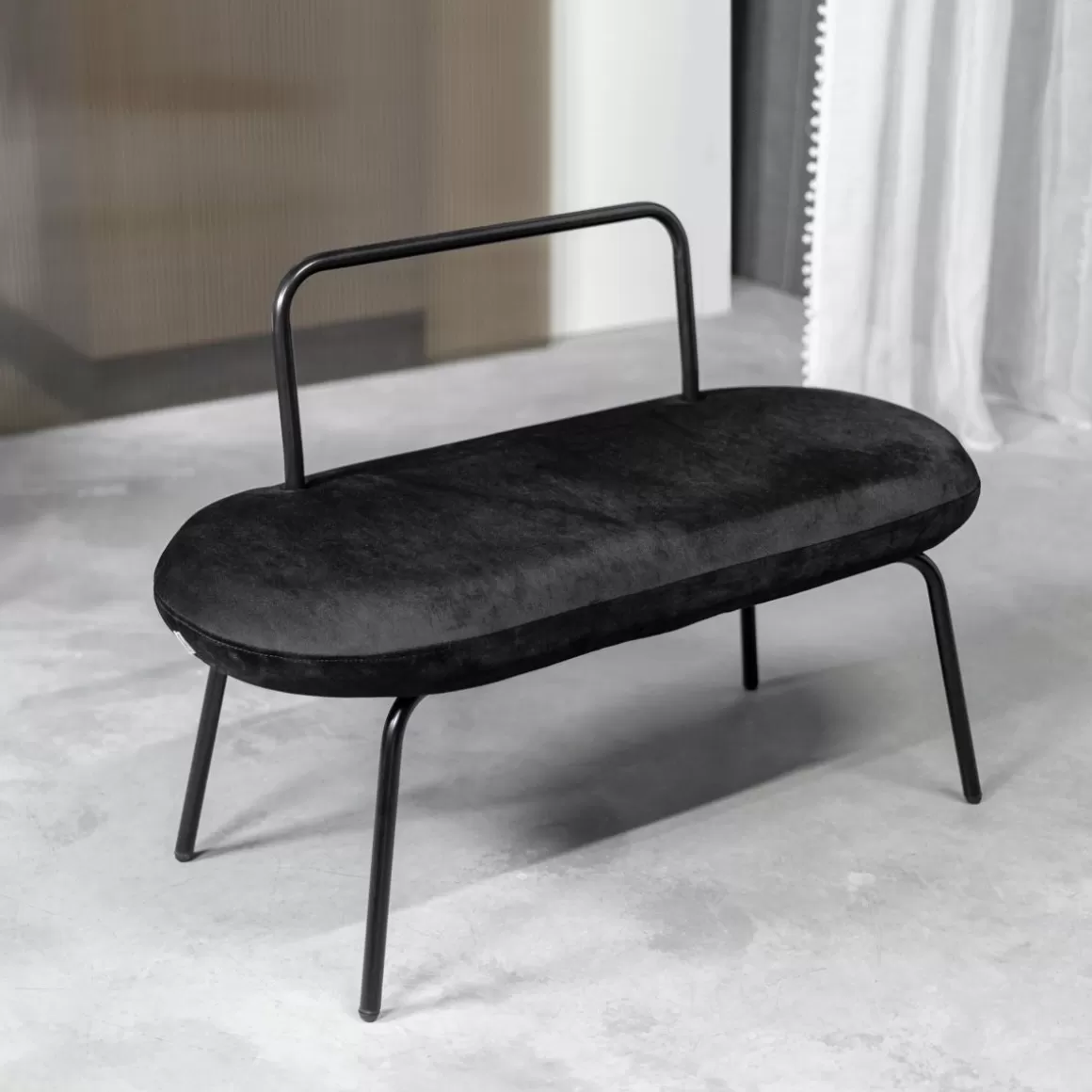 lawka_ina_welurowa_czarna_xx_cm_3.webp HOMLA Lawka Ina Welurowa Czarna 95X45X61 Cm