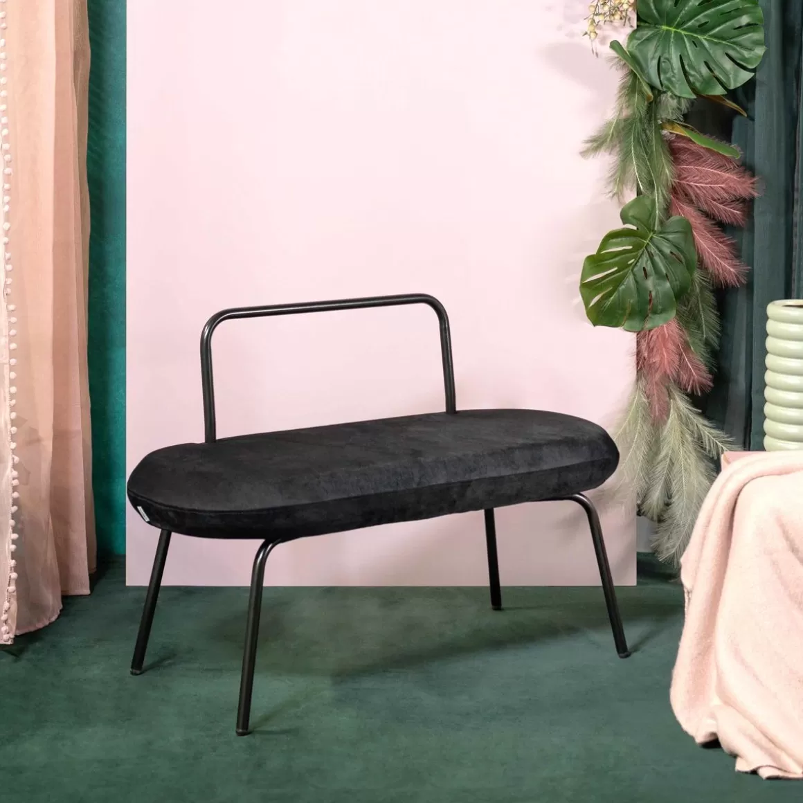 lawka_ina_welurowa_czarna_xx_cm_5.webp HOMLA Lawka Ina Welurowa Czarna 95X45X61 Cm