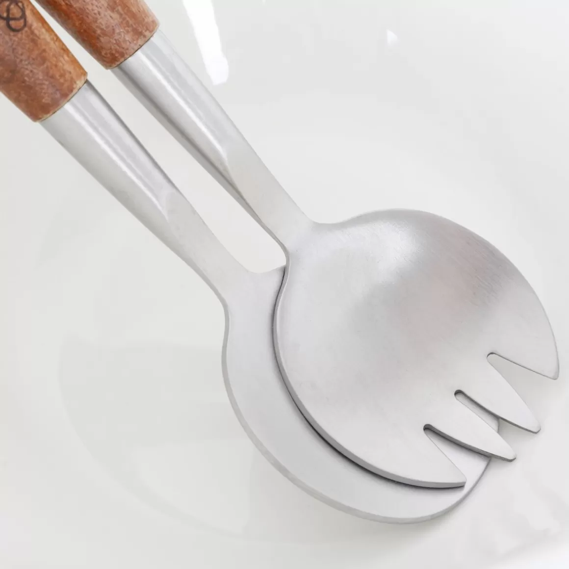 misa_mooka_do_salat_ceramiczna_z_przyborami_biala__cm_6.webp HOMLA Misa Mooka Do Salat Ceramiczna Z Przyborami Biala 24 Cm