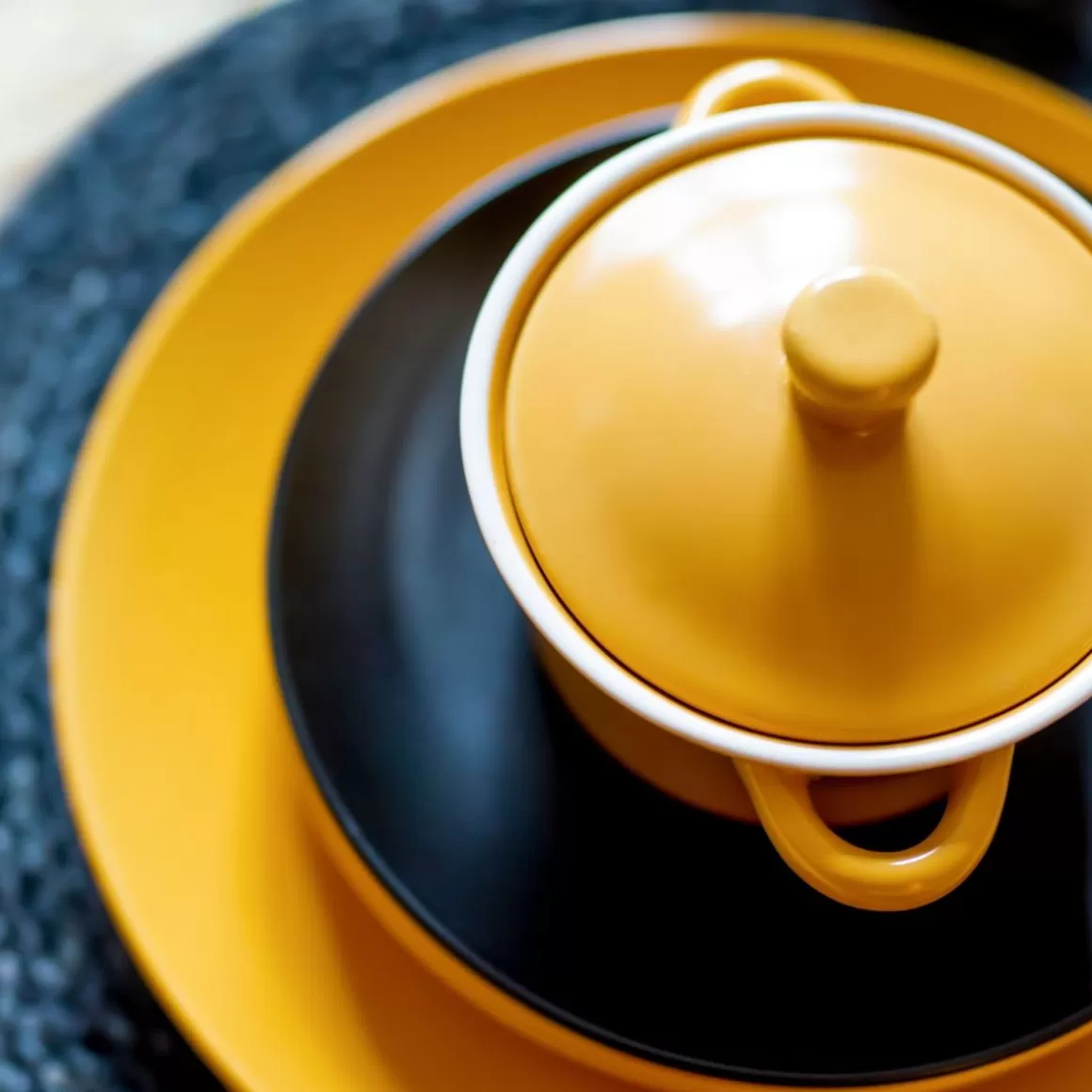 naczyie_do_zapiekania_tineo_z_pokrywka_czarne__l_4.webp HOMLA Naczyńie Do Zapiekania Tineo Z Pokrywka Czarne 0,35 L