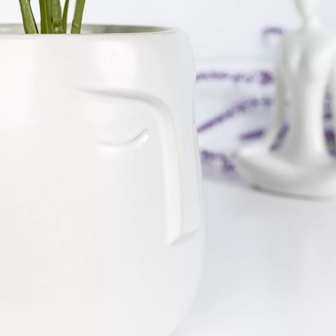 oslonka_na_doniczke_face_biala_x_cm_2-1.webp HOMLA Oslonka Na Doniczke Face Biala 14X15 Cm