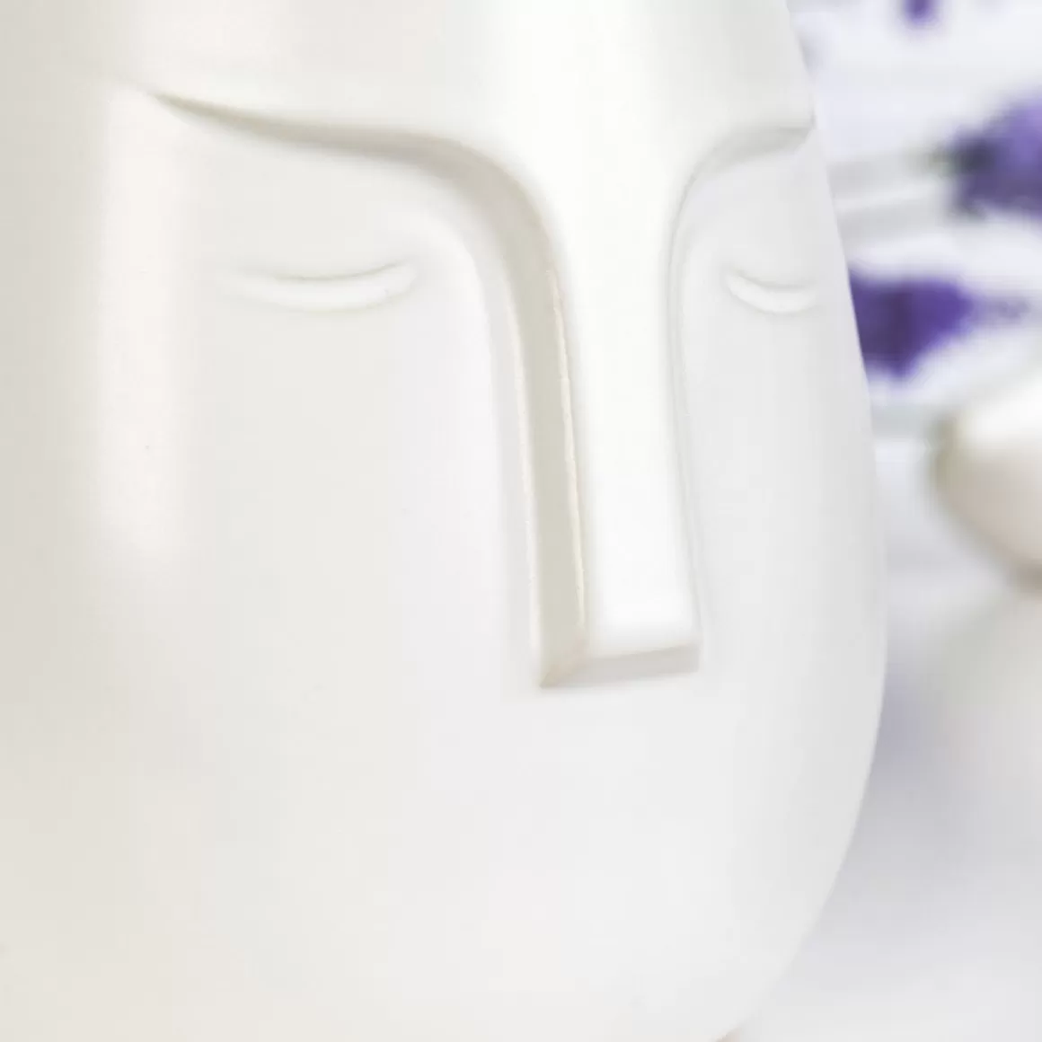 oslonka_na_doniczke_face_biala_x_cm_2.webp HOMLA Oslonka Na Doniczke Face Biala 10X11 Cm