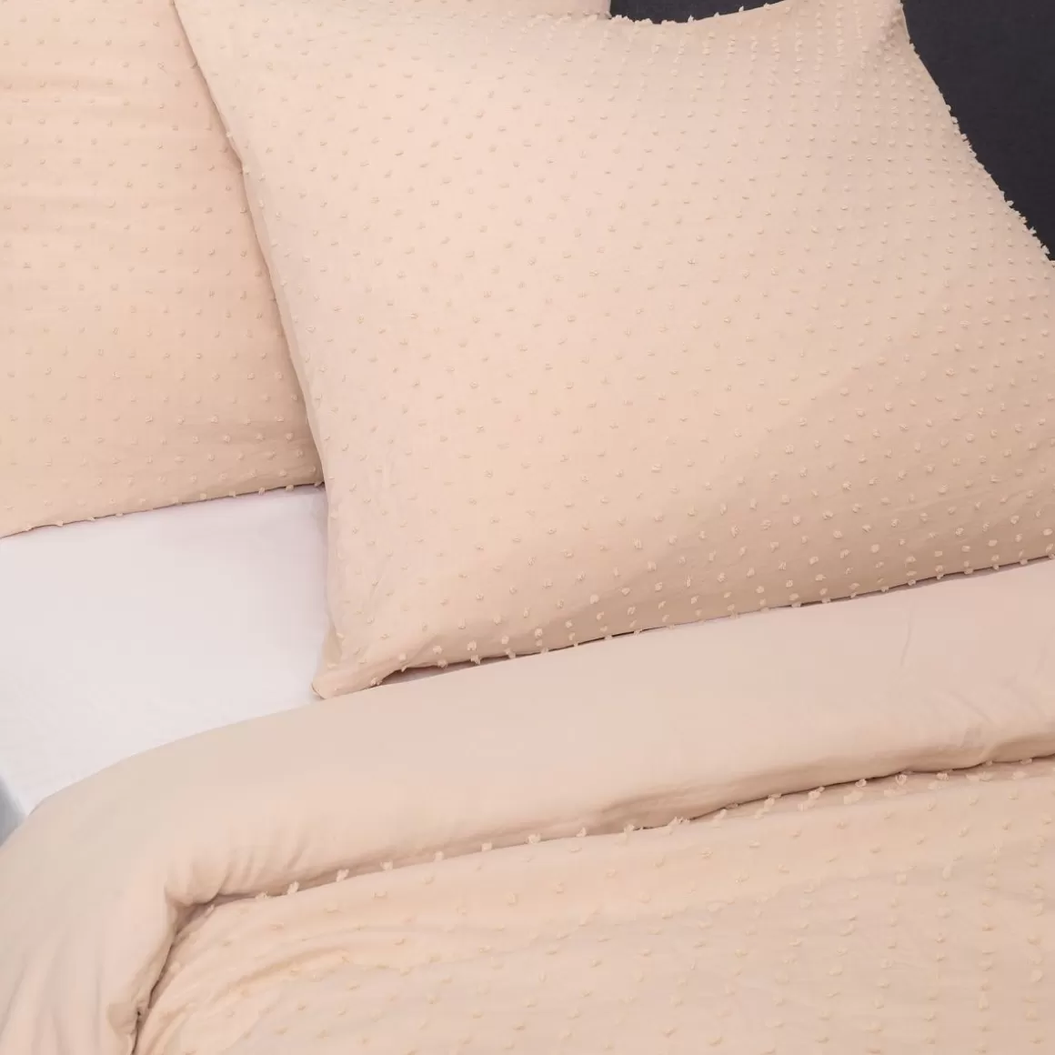 pociel_doti_z_mikrofibry_bezowa_x_cm_2.webp HOMLA Pościel Doti Z Mikrofibry Bezowa 200X220 Cm