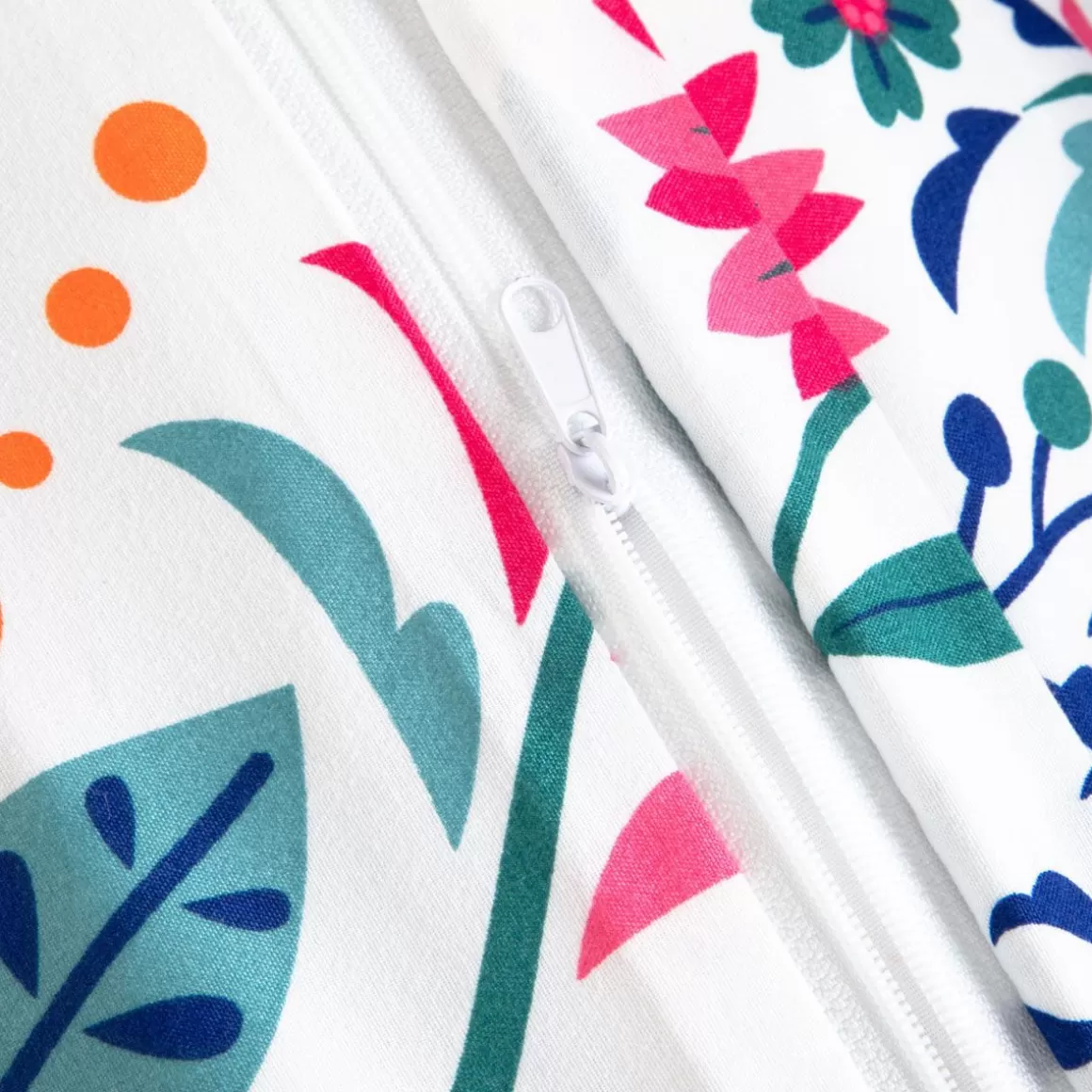 pociel_freesia_z_mikrofibry_w_kwiaty_x_cm_4-1.webp HOMLA Pościel Freesia Z Mikrofibry W Kwiaty 160X200 Cm