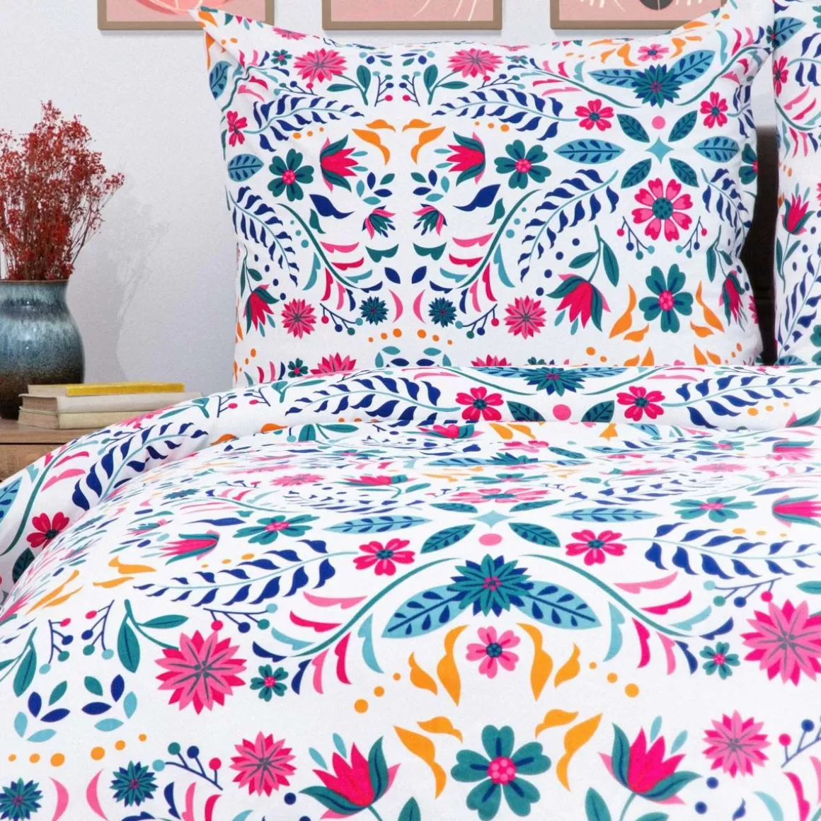 pociel_freesia_z_mikrofibry_w_kwiaty_x_cm_5-1.webp HOMLA Pościel Freesia Z Mikrofibry W Kwiaty 160X200 Cm