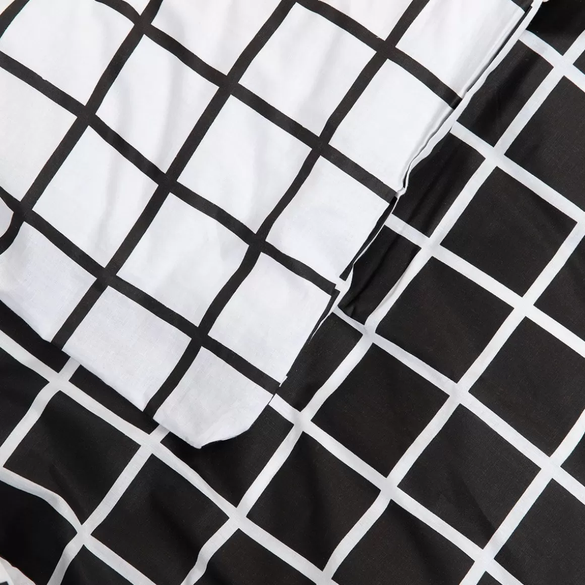 pociel_reyes_bawelniana_dwustonna_czarnobiala_x_cm_2-1.webp HOMLA Pościel Reyes Bawelniana Dwustonna Czarno-Biala 220X200 Cm