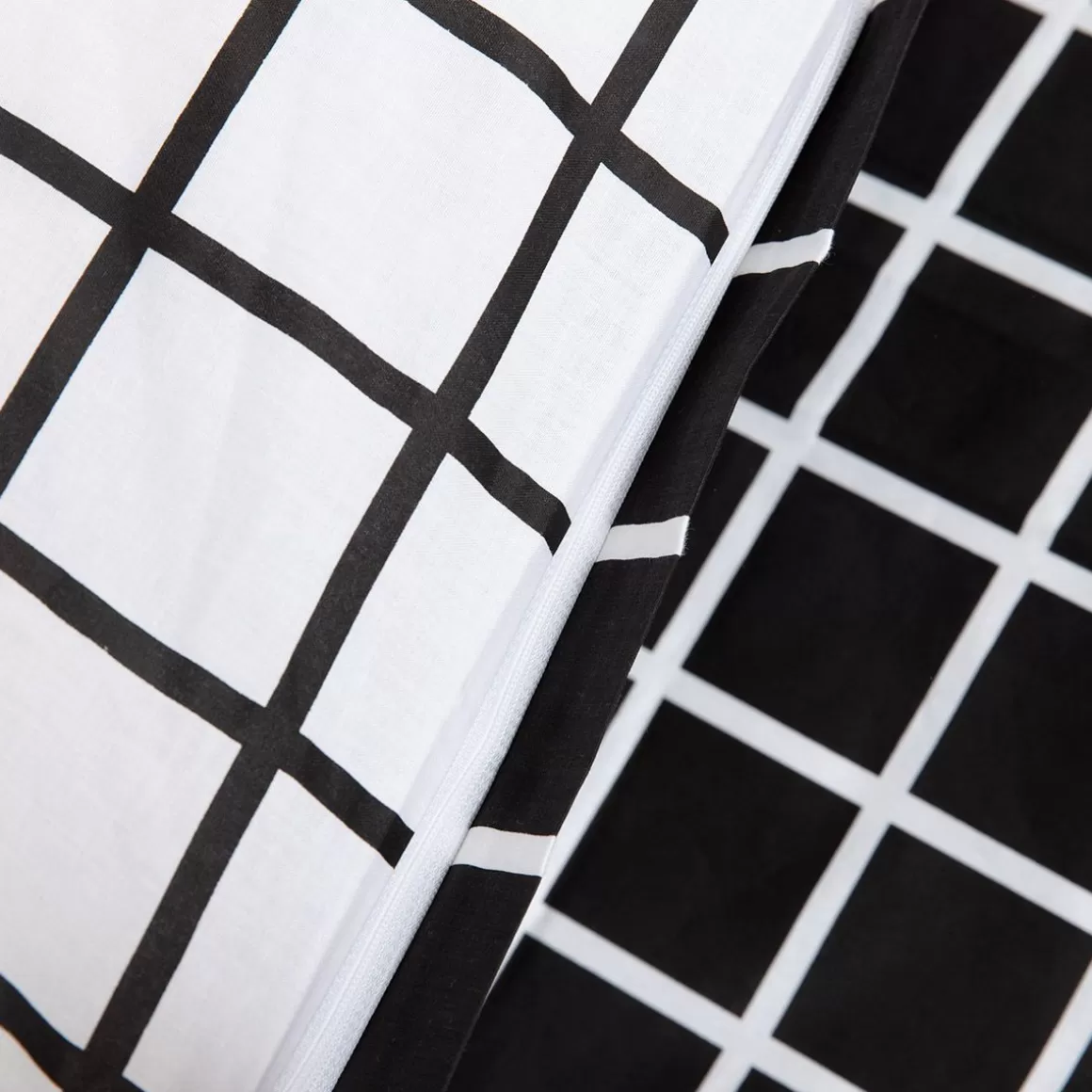 pociel_reyes_bawelniana_dwustonna_czarnobiala_x_cm_3-1.webp HOMLA Pościel Reyes Bawelniana Dwustonna Czarno-Biala 220X200 Cm