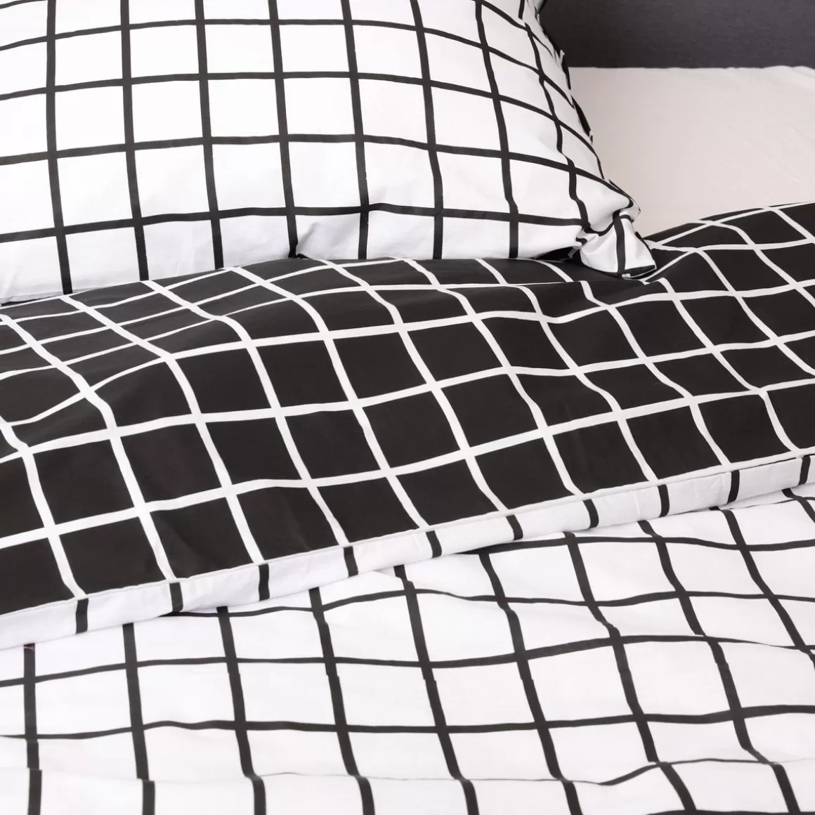 pociel_reyes_bawelniana_dwustonna_czarnobiala_x_cm_4-1.webp HOMLA Pościel Reyes Bawelniana Dwustonna Czarno-Biala 220X200 Cm