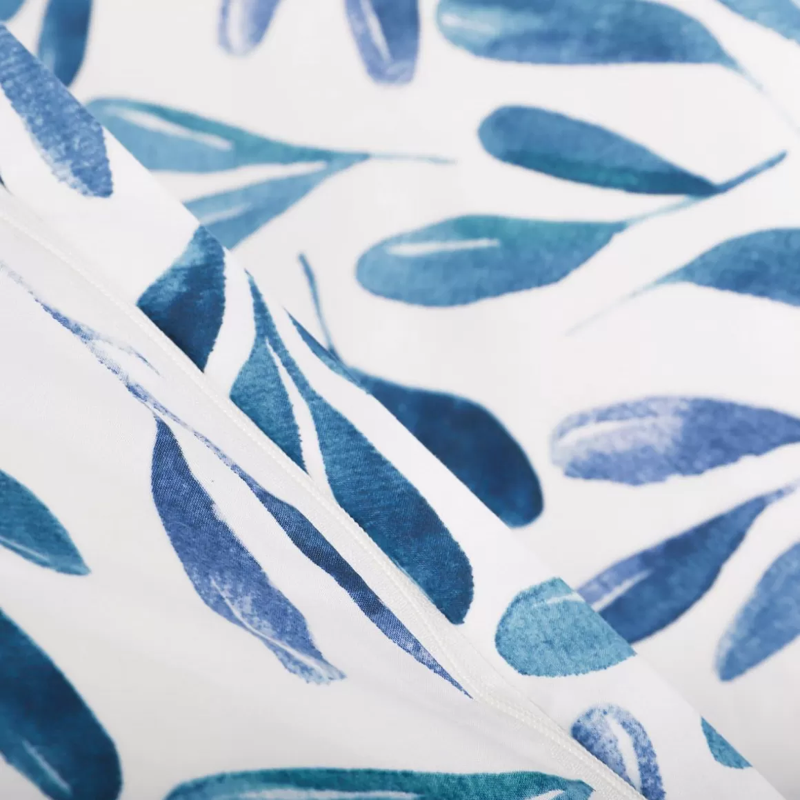 pociel_rinta_z_mikrofibry_w_listki_x_cm_5.webp HOMLA Pościel Rinta Z Mikrofibry W Listki 200X220 Cm