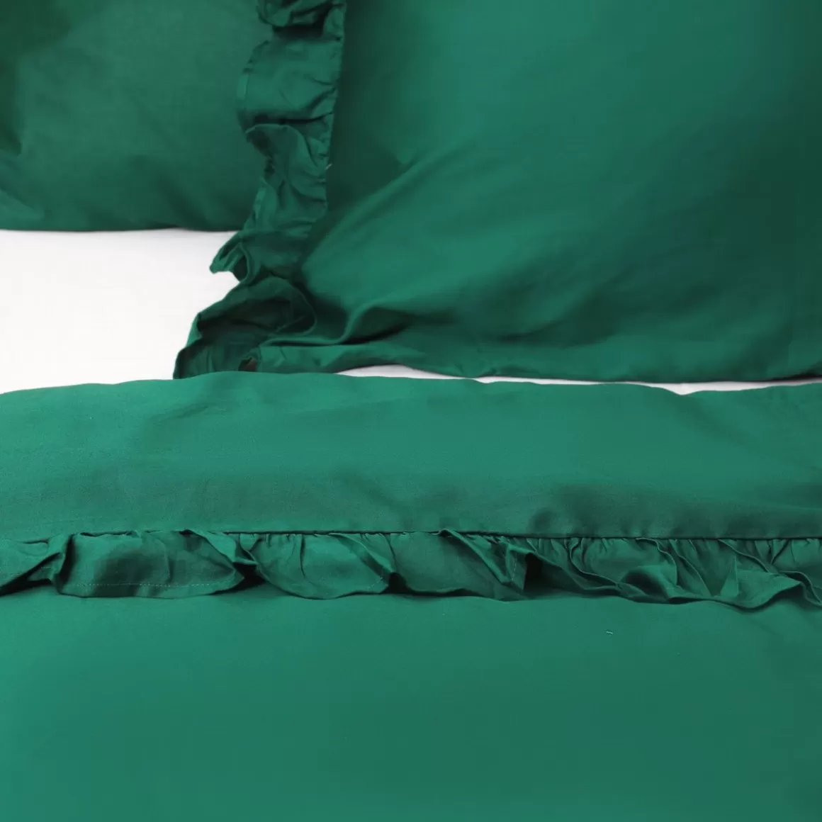 pociel_selin_satynowa_ciemnozielona_x_cm_2-1.webp HOMLA Pościel Selin Satynowa Ciemnozielona 220X200 Cm