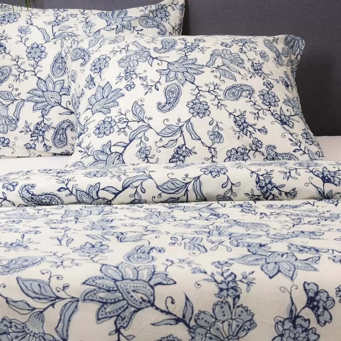 pociel_telle_bawelniana_bezowa_x_cm_2-1.webp HOMLA Pościel Telle Bawelniana Bezowa 160X200 Cm