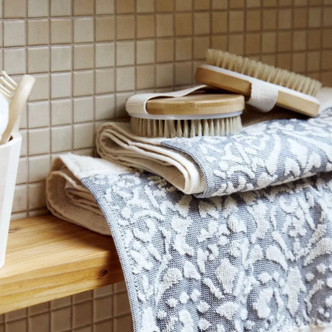 HOMLA Ręcznik Daphne Ecru Z Niebieska Bordiura 50X90Cm