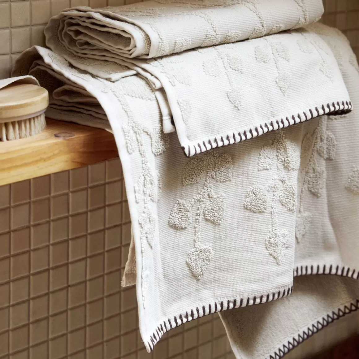 HOMLA Ręcznik Leslie Z Obszyciami Bezowy 70X130Cm