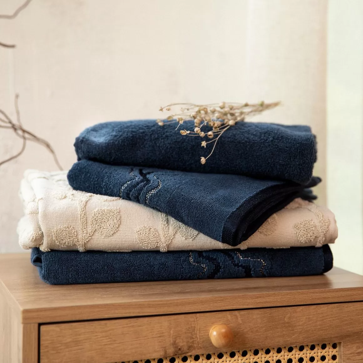 HOMLA Ręcznik Rines Z Paskami Lureksowymi 70X130Cm