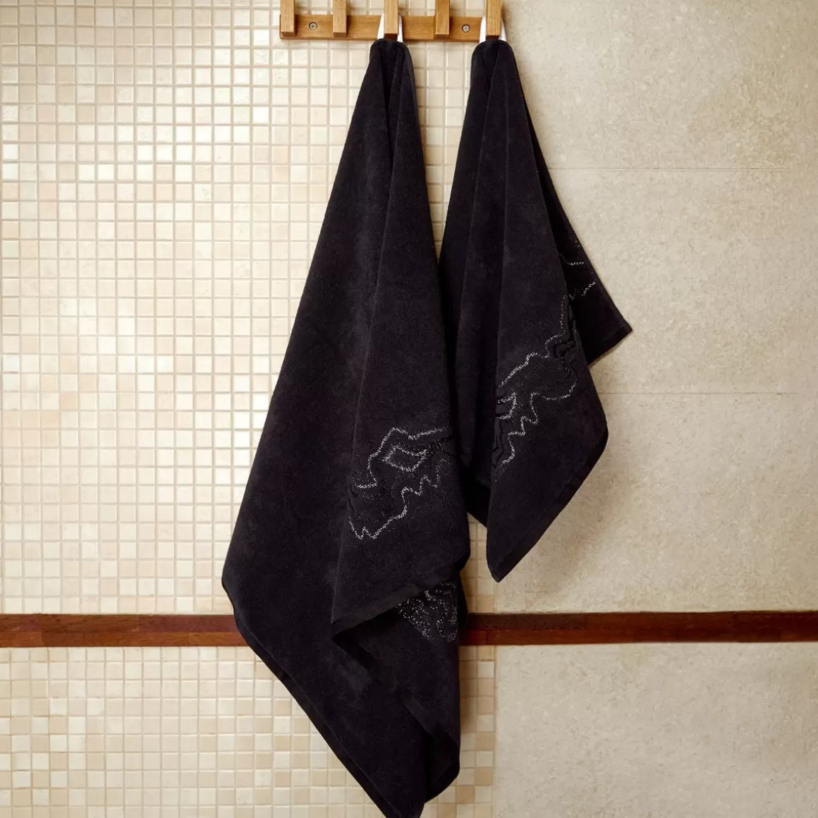 HOMLA Ręcznik Rines Z Paskami Lureksowymi 70X130Cm