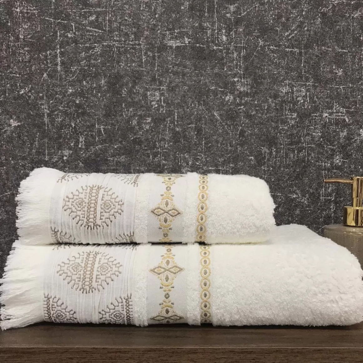 rcznik_solta_z_fredzlami_xcm_3-1.webp HOMLA Ręcznik Solta Z Fredzlami 70X130Cm