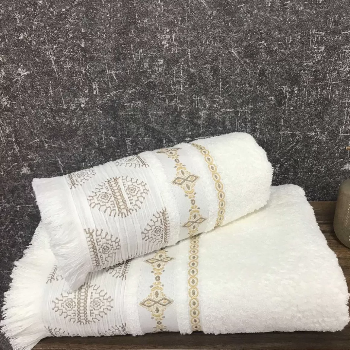 rcznik_solta_z_fredzlami_xcm_4-1.webp HOMLA Ręcznik Solta Z Fredzlami 70X130Cm