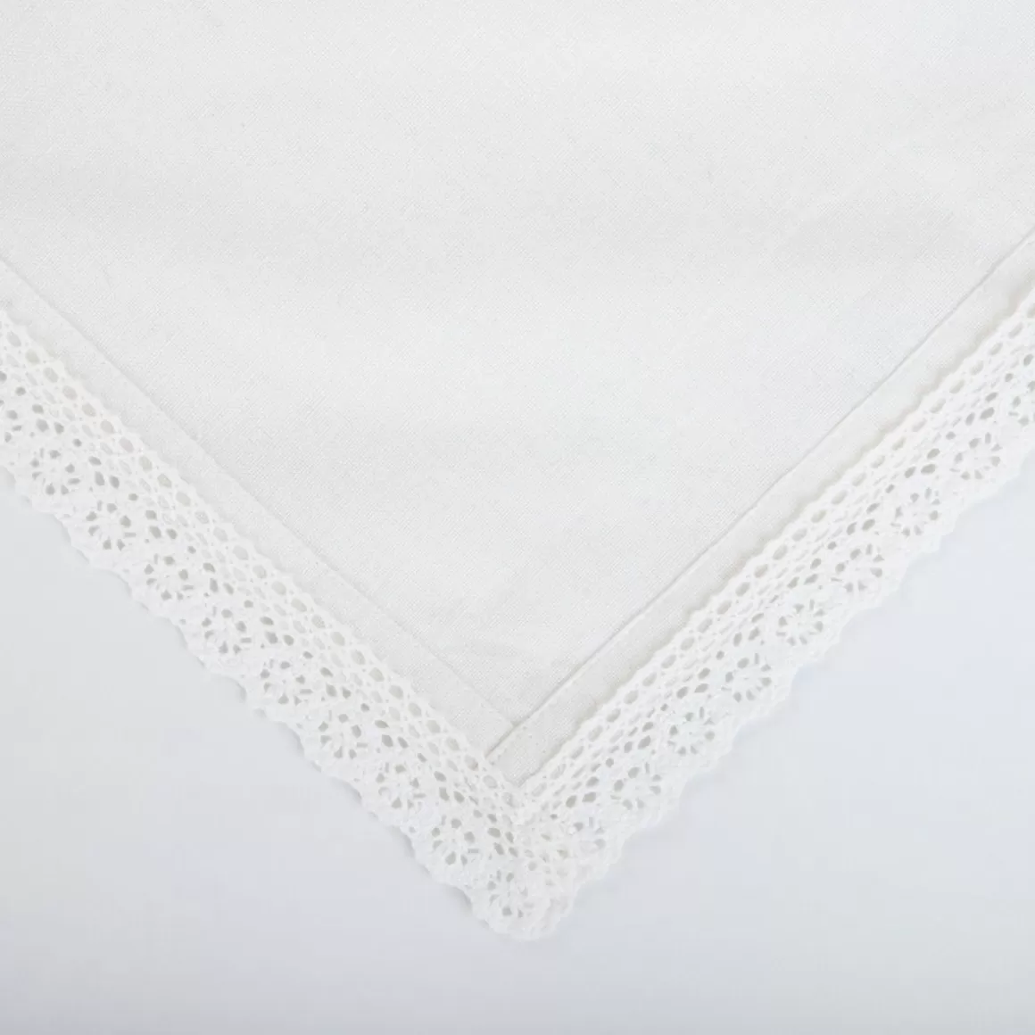 HOMLA Serweta Asen Z Koronkowym Wykonczeniem Ecru 80X80
