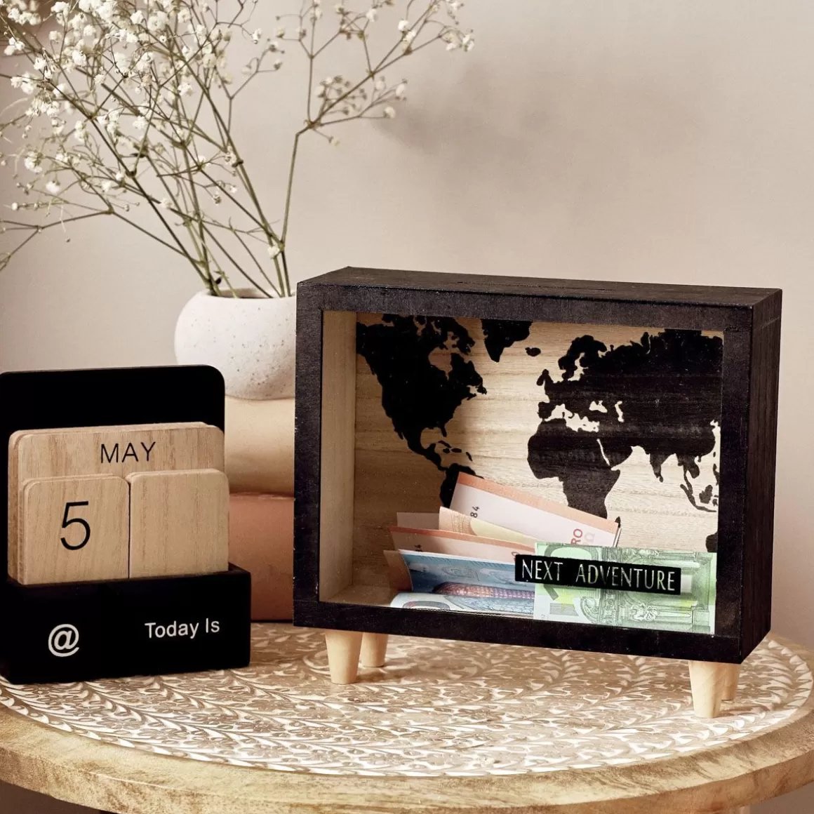 skarbonka_moneybox_next_adventure_czarna_xx_cm_0.webp HOMLA Skarbonka Moneybox Next Adventure Czarna 21X7X19 Cm