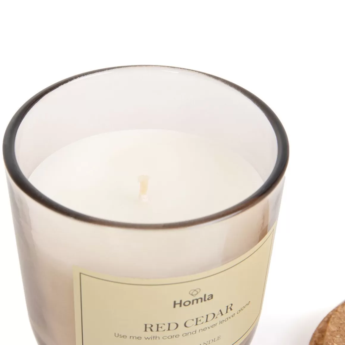 swieca_zapachowa_verde_red_cedar__g_3.webp HOMLA Swieca Zapachowa Verde Red Cedar 240 G