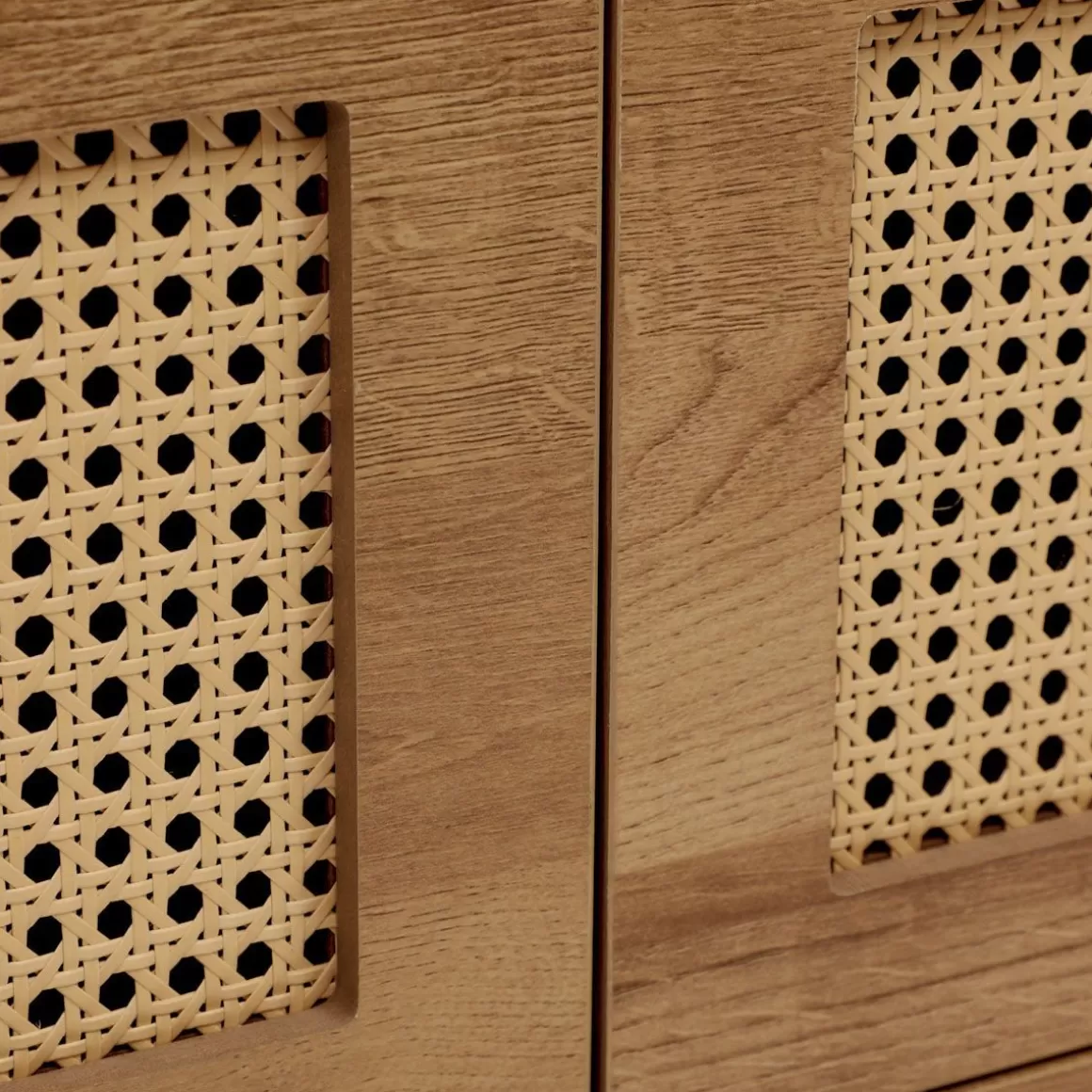 szafka_rtv_haga_z_rattanem_i_z_metalowymi_nogami_xx_cm_6.webp HOMLA Szafka Rtv Haga Z Rattanem I Z Metalowymi Nogami 140X40X44 Cm