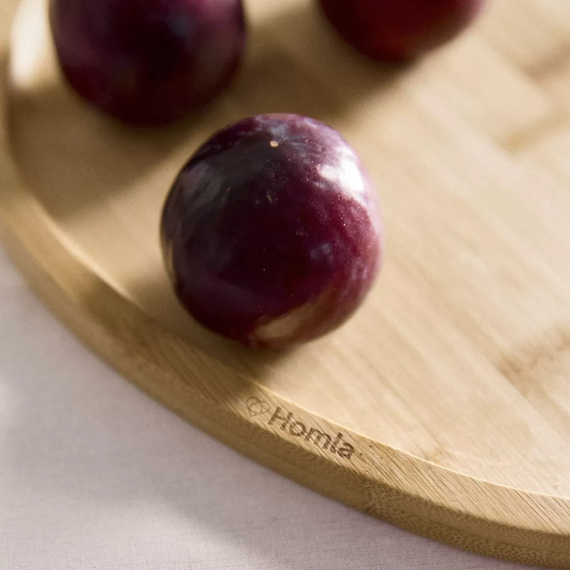 taca_bambou_bambusowa_nieregularna_x_cm_4.webp HOMLA Taca Bambou Bambusowa Nieregularna 25X22 Cm