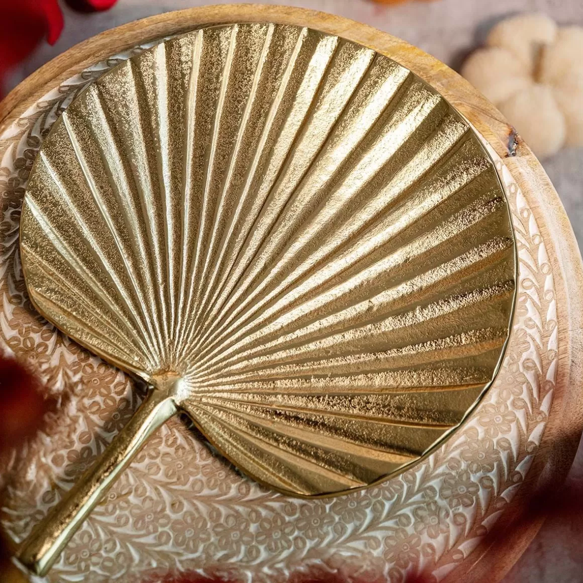 HOMLA Taca Dekoracyjna Girona Lisc Palmy Zlota 32X38X2 Cm