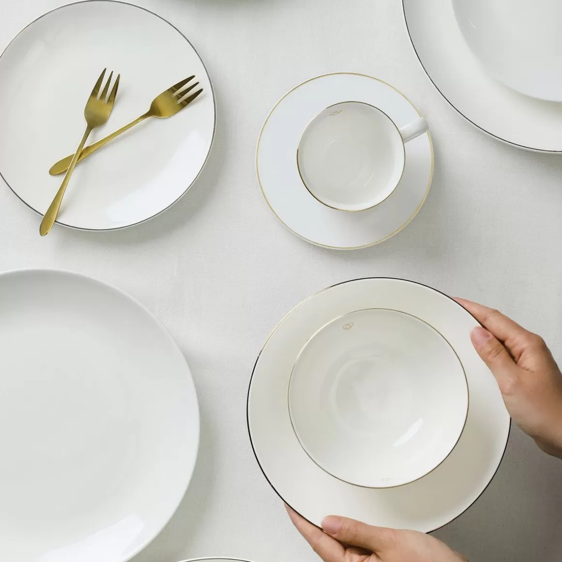 talerz_auro_deserowy_ze_zlota_obwodka__cm_6.webp HOMLA Talerz Auro Deserowy Ze Zlota Obwodka 19 Cm