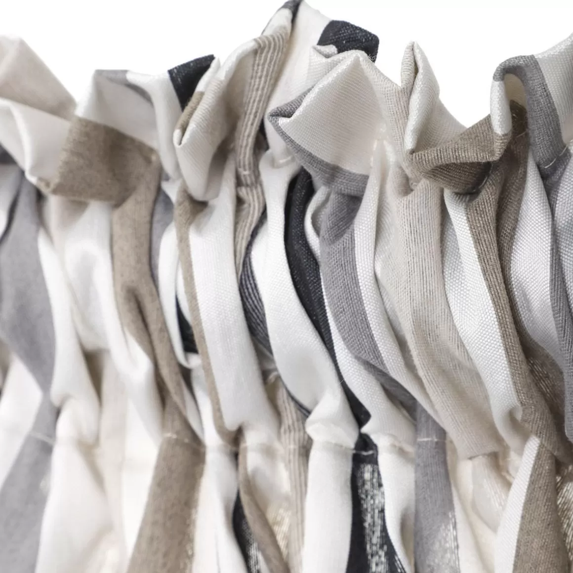 zaslona_mirla_w_pionowe_paski_x_cm_4.webp HOMLA Zaslona Mirla W Pionowe Paski 140X250 Cm