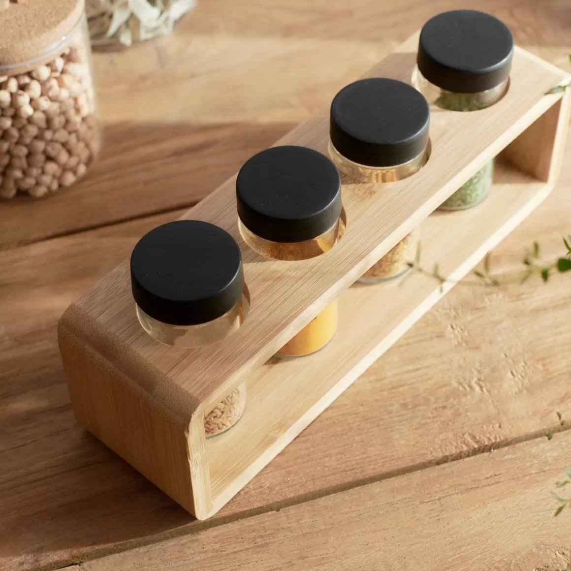 zestaw_przyprawnikow_bambou_bambusowych_na_stojaku__sloiczki_x_cm_6.webp HOMLA Zestaw Przyprawnikow Bambou Bambusowych Na Stojaku 4 Sloiczki 26X7,5 Cm