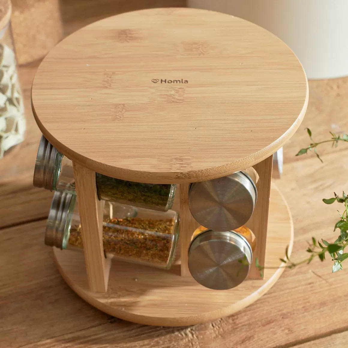 zestaw_przyprawnikow_bambou_na_obrotowym_stojaku___sloiczkow_x_cm_5.webp HOMLA Zestaw Przyprawnikow Bambou Na Obrotowym Stojaku - 8 Sloiczkow 15X19 Cm
