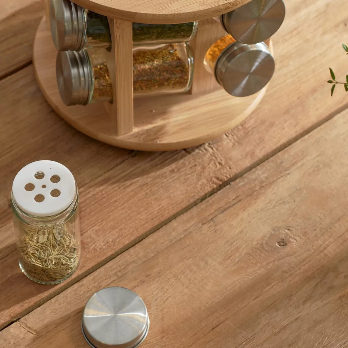 zestaw_przyprawnikow_bambou_na_obrotowym_stojaku___sloiczkow_x_cm_6.webp HOMLA Zestaw Przyprawnikow Bambou Na Obrotowym Stojaku - 8 Sloiczkow 15X19 Cm