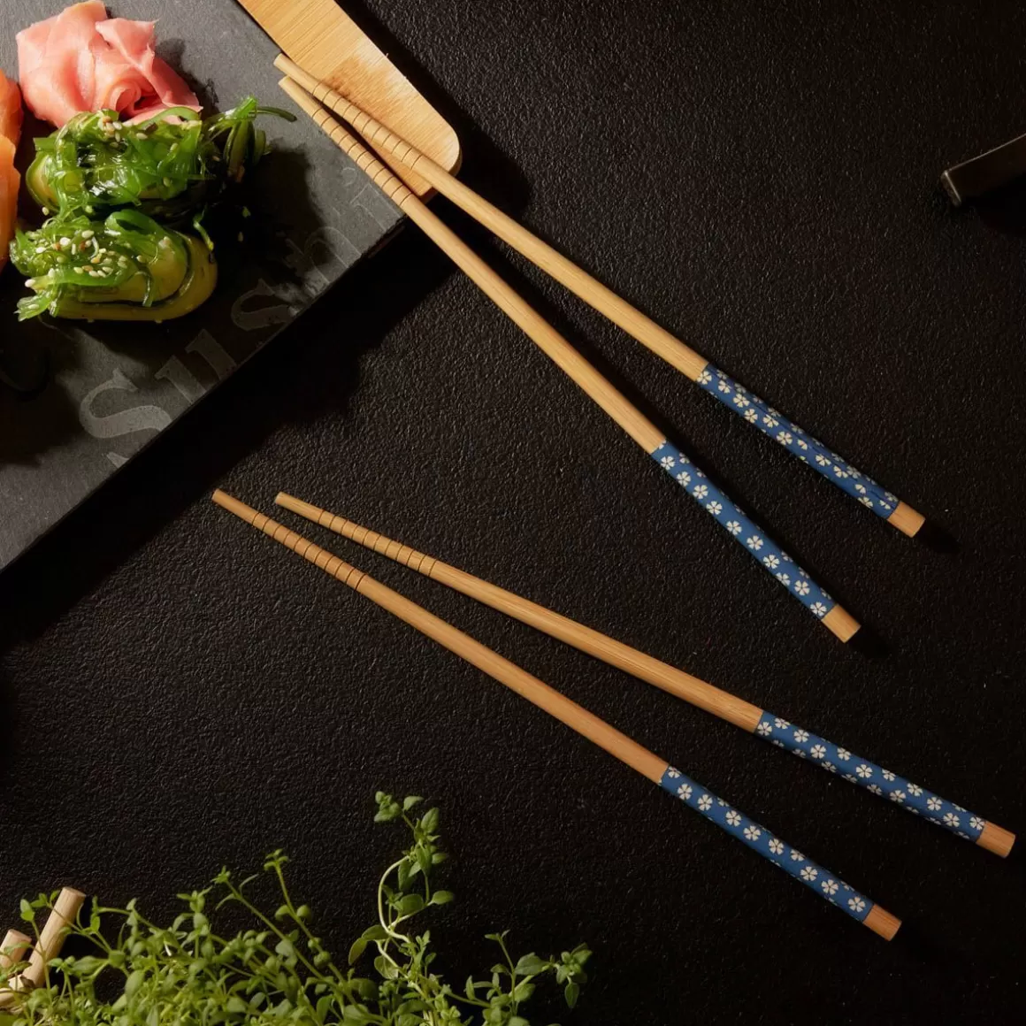 zestaw_sushi_paleczekbambusowych_niebieskich__szt_3.webp HOMLA Zestaw Sushi Paleczekbambusowych Niebieskich 4 Szt